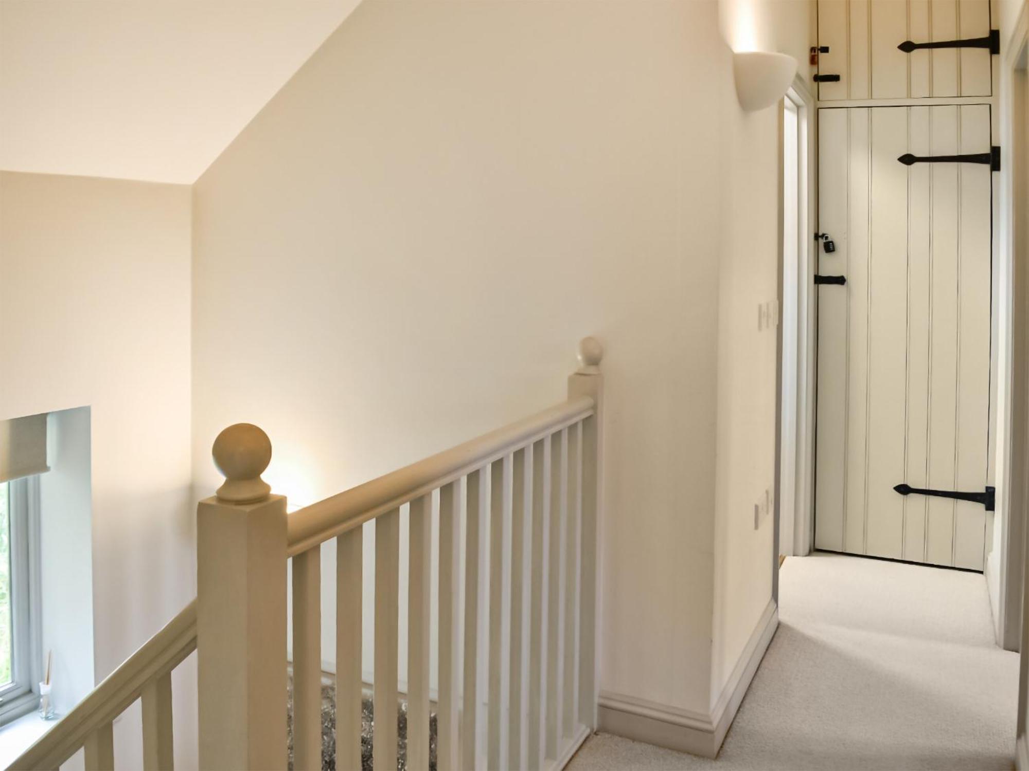 Riverview Somerford Keynes Extérieur photo